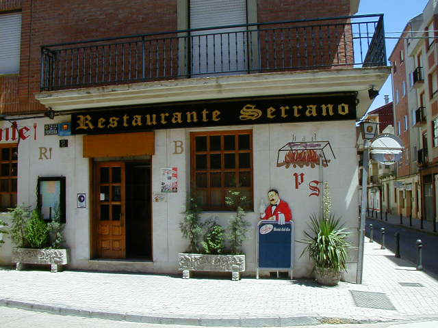 Restaurante Serrano 10 06 00.jpg (60912 bytes)